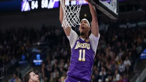 曼城欲在冬窗引进马尔穆什，法兰克福要价超8000万欧，阿诺德表现亮眼：传3球，控球18次